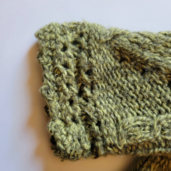 Banana Republic Sweater - Picture 2 of 4